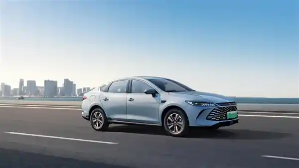 第五代DM技术搭载！全新第二代秦PLUS智驾版震撼登场，价格7.98万-12.98万元