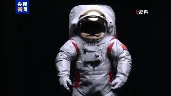 齐心协力，砥砺前行！我国揭晓载人月球车与登月服命名，2030年登月计划启航