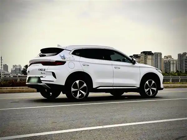 比亚迪背后的秘密武器：工程师团队让中国新能源汽车领先全球3-5年