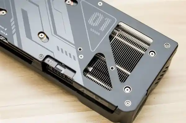 巨齿鲨RX7650 GRE显卡惊艳登场：打造超高性价比新标杆！