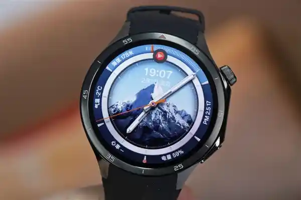 [革新健康监测：OPPO Watch X2全球首推无感高血压风险评估亮相]
