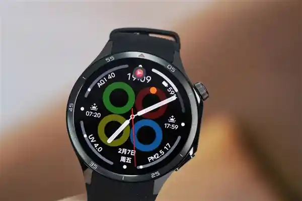 [革新健康监测：OPPO Watch X2全球首推无感高血压风险评估亮相]