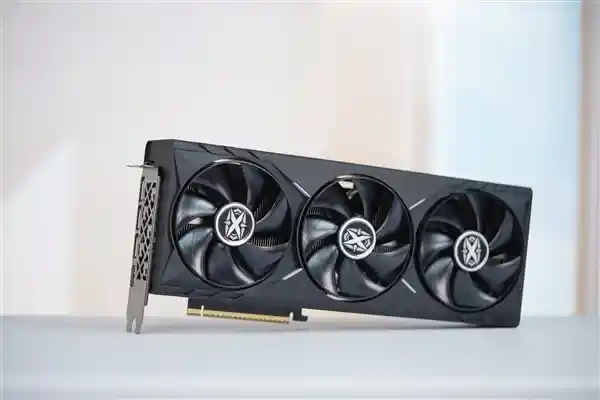 赛博潮流新纪元！耕升RTX 5070 Ti炫光·超OC显卡惊艳亮相