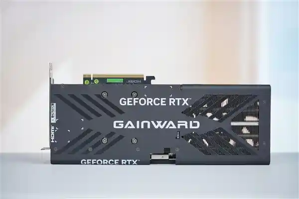 赛博潮流新纪元！耕升RTX 5070 Ti炫光·超OC显卡惊艳亮相