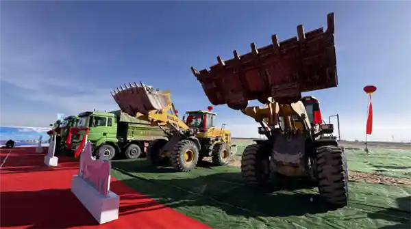 全国最大新能源外送基地沙戈荒项目开工，助力清洁能源发展