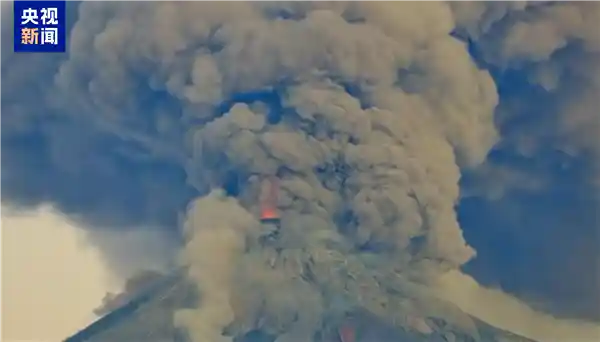 危地马拉火山再次喷发，灰柱冲天达7000米，引发广泛关注