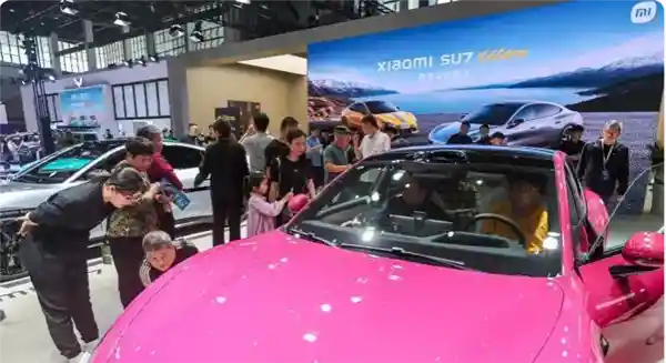 2025海南国际车展惊现惊艳哪吒车模，独具创意引爆全场眼球