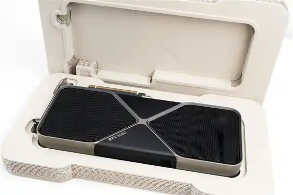RTX 50系列显卡成本揭秘：80%开销用于GPU芯片和显存，原价售出或将造成巨大亏损
