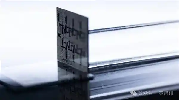 亚马逊推出革命性量子芯片Ocelot：量子纠错成本大幅降低90%