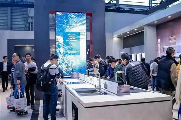 《方太洗碗机闪耀AWE 2025，开启中国洗碗机国产引领新时代》