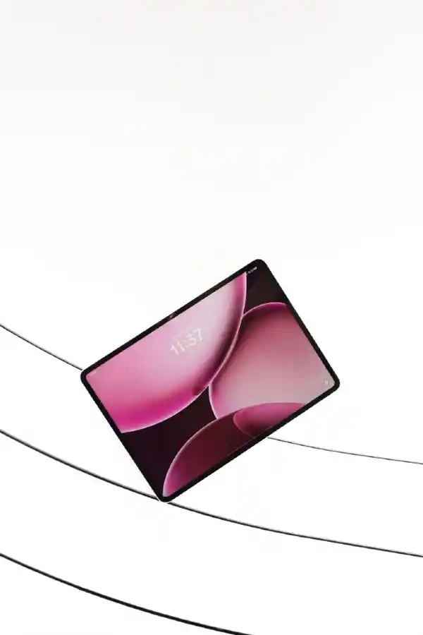 《首发骁龙8 Ultra！OPPO Pad 4 Pro真机曝光：果味爆棚视觉系旗舰》