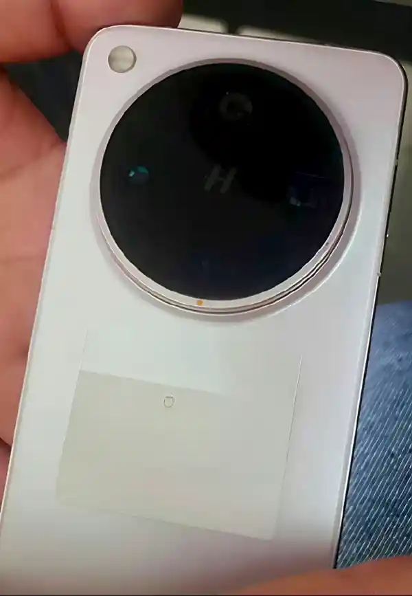 探索未来影像！OPPO Find X8 Ultra双潜望旗舰真机震撼曝光
