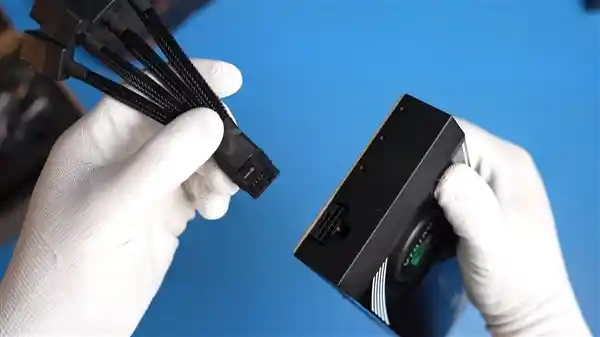 《RTX 4090拆解测评：音浪狂袭，耳朵hold得住吗？》
