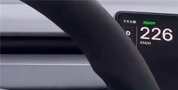 特斯拉狂飙226km/h！男子拍视频炫耀遭举报，驾照被吊销