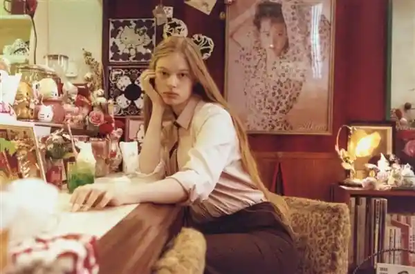 《变性后的女儿痛斥马斯克：戏谑人生的小丑与特斯拉的庞氏之谜》