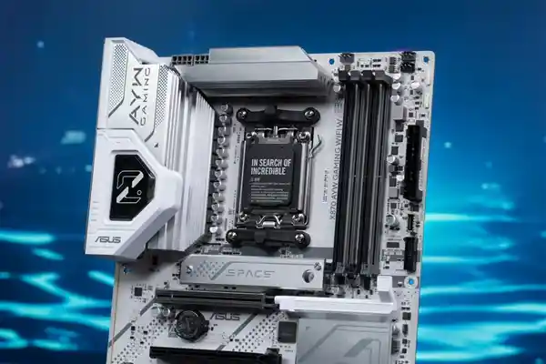 《性能爆表！全新华硕X870 AYW Gaming WiFi白色主板，锐龙9000平台游戏神器登场》