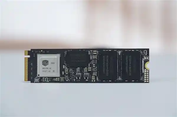 雷克沙全新NM1090 PRO固态硬盘发布：速度飙升至14000MB/s，性能再创新高