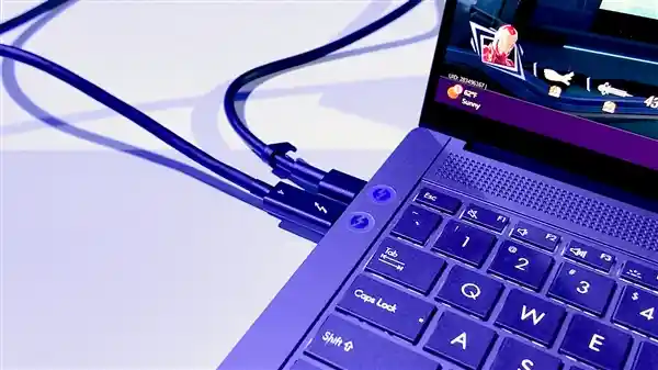 一线双控，畅享双电新玩法！Thunderbolt Share带你体验双电融合新境界！