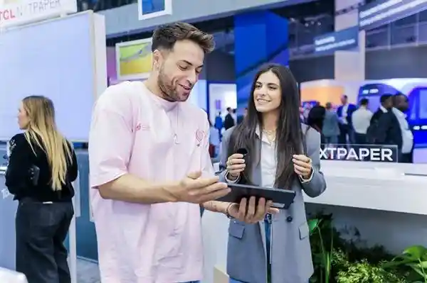 TCL实业亮相MWC 2025，展示领先智能移动通讯产品