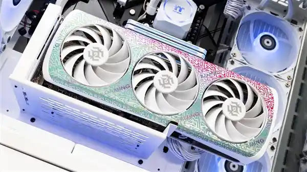 全新索泰GeForce RTX 5070 XGAMING OC显卡震撼上市，性能再升级！
