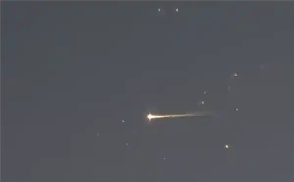 SpaceX星舰第八次试飞再次失败！空中绽放烟花，现场再现壮观爆炸