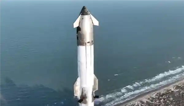 星际飞船惊现空中解体！美国四大机场紧急发出禁飞令