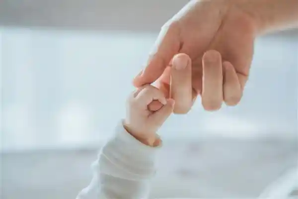 宝宝学会走路！一场和爸爸的吵架引发了奇迹