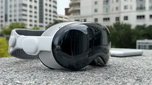 苹果Vision Pro：智能续命计划的新篇章