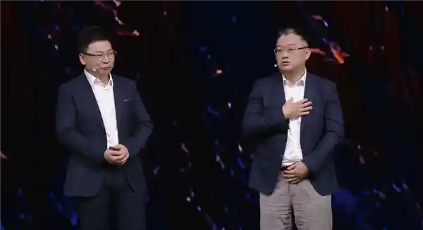 [华为与上汽联手重磅推出：鸿蒙智行未来尚界惊艳亮相]