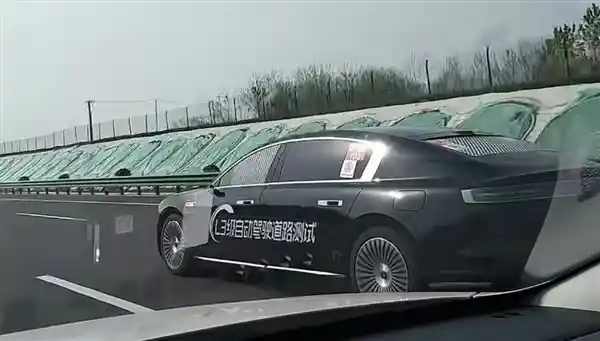 [百万豪车新标杆！华为尊界S800上市倒计时：内饰亮点抢先看]