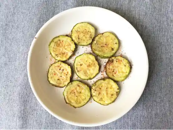 《翠玉西葫芦：云南人分享的低脂健康美食新姿势》
