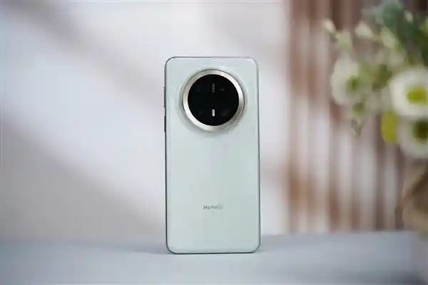《打破壁垒：纯血鸿蒙竟完美兼容安卓APP！》