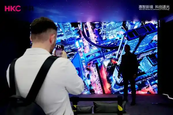 《解码惠科三大美学，广交会彰显品牌独特魅力》