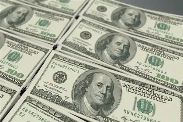 《2025全球吸金行业TOP10：汽车销售屈居次席，科技业缘何落选？》