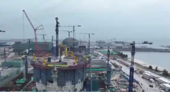 《全球核电领航者：中国实现40台机组同步建设新纪元》