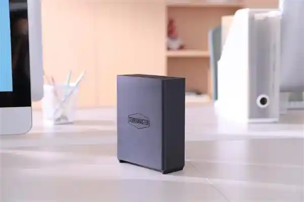 办公利器铁威马F8 SSD Plus：假日助力，轻松提升工作效率