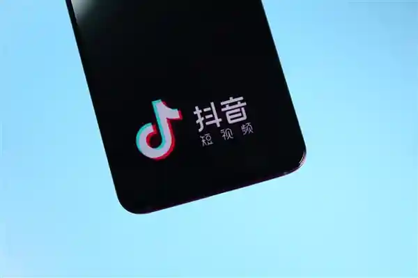 抖音推出辟谣卡功能！人工与AI联动，掀起真伪信息大作战