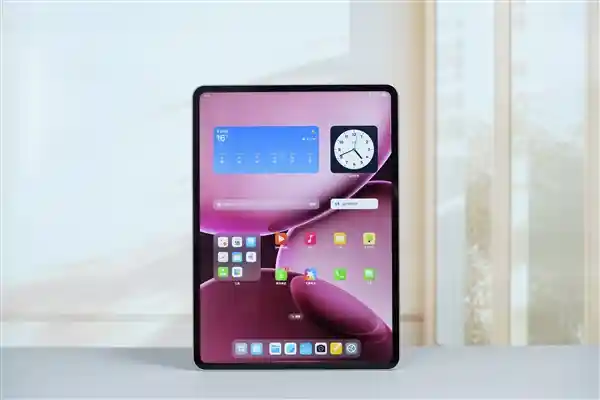 《惊艳亮相：OPPO Pad 4 Pro携13.2英寸高刷巨屏强势登场》