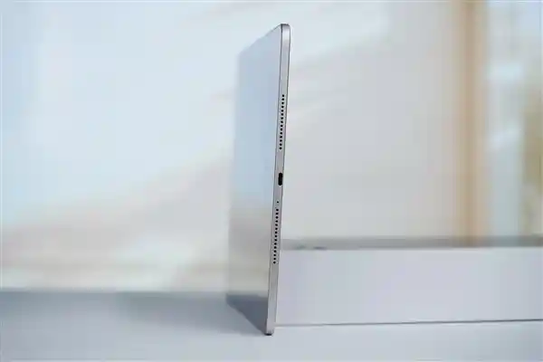 《惊艳亮相：OPPO Pad 4 Pro携13.2英寸高刷巨屏强势登场》