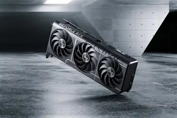 华硕RTX 5070显卡：AI加速，助力效率提升