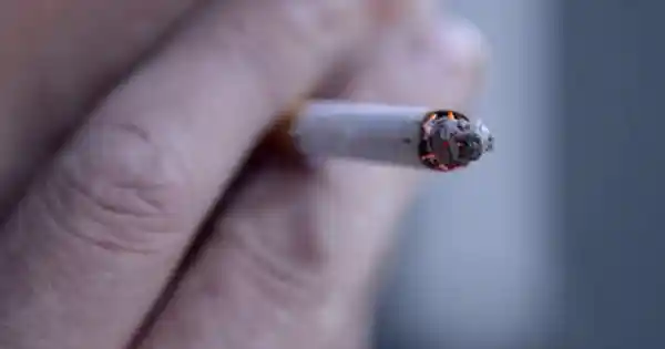 烟雾背后的无声悲剧：丈夫43年烟瘾竟成妻子肺癌晚期的导火索