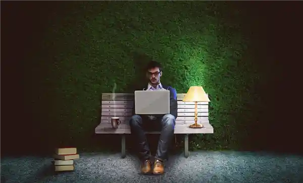 《引领未来职场：揭秘中国AI应用率93%的背后密码》