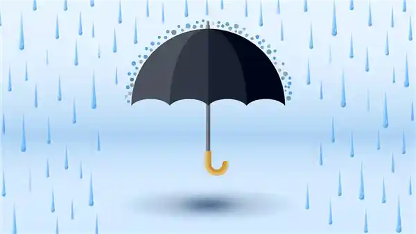 《京城高温破30℃，夜晚惊现冰雹奇观》