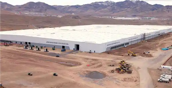 万众期待！特斯拉Semi电动卡车2023年正式投产，颠覆物流行业新篇章！
