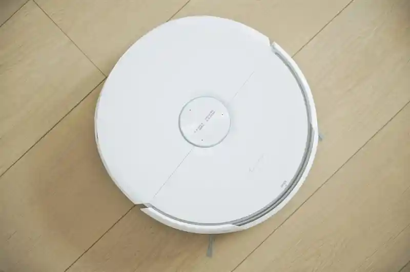 《地面清洁革命！云鲸逍遥002 AI活水履带洗地机器人深度测评》