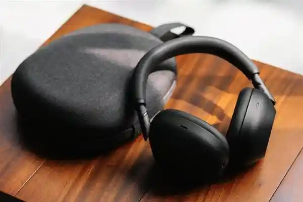 索尼WH-1000XM6首发测评：重新定义头戴式降噪耳机的天花板