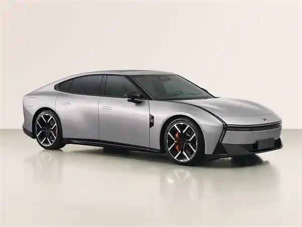 2025重磅出击！全新小鹏P7引领赛博新时代，年度最硬核电车震撼登场