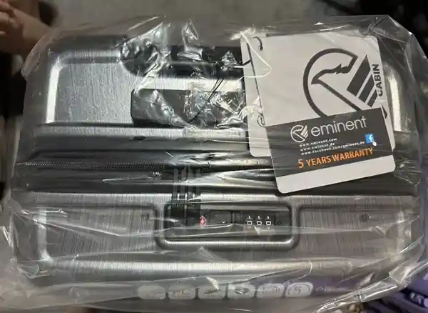 《售价12万！台积电员工同款行李箱竟成奢侈品》