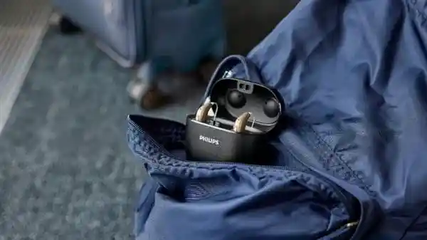 爱·无界·新声代 | Philips HearLink50助听新品引爆科技人文融合浪潮