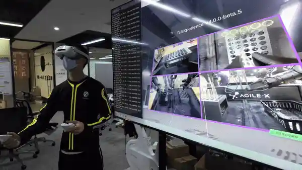 《跨洋千里之外！中国团队实现1.2万里的机器人精准遥控》
